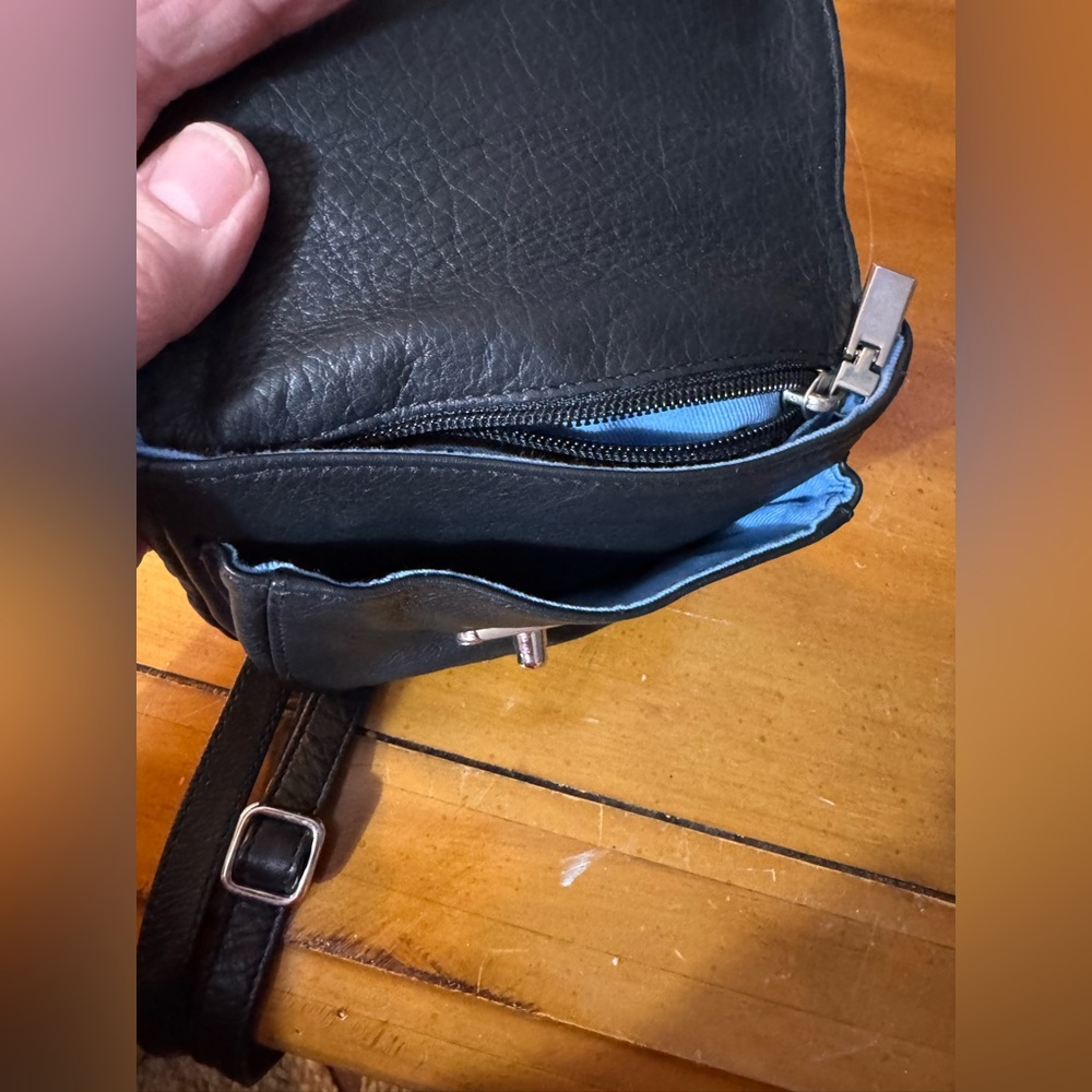 Sundance Black Leather Crossbody Bag with Silver Hardware - Picture 6 of 11